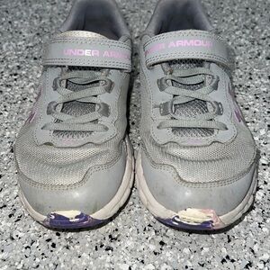 Girls under Armour sneakers